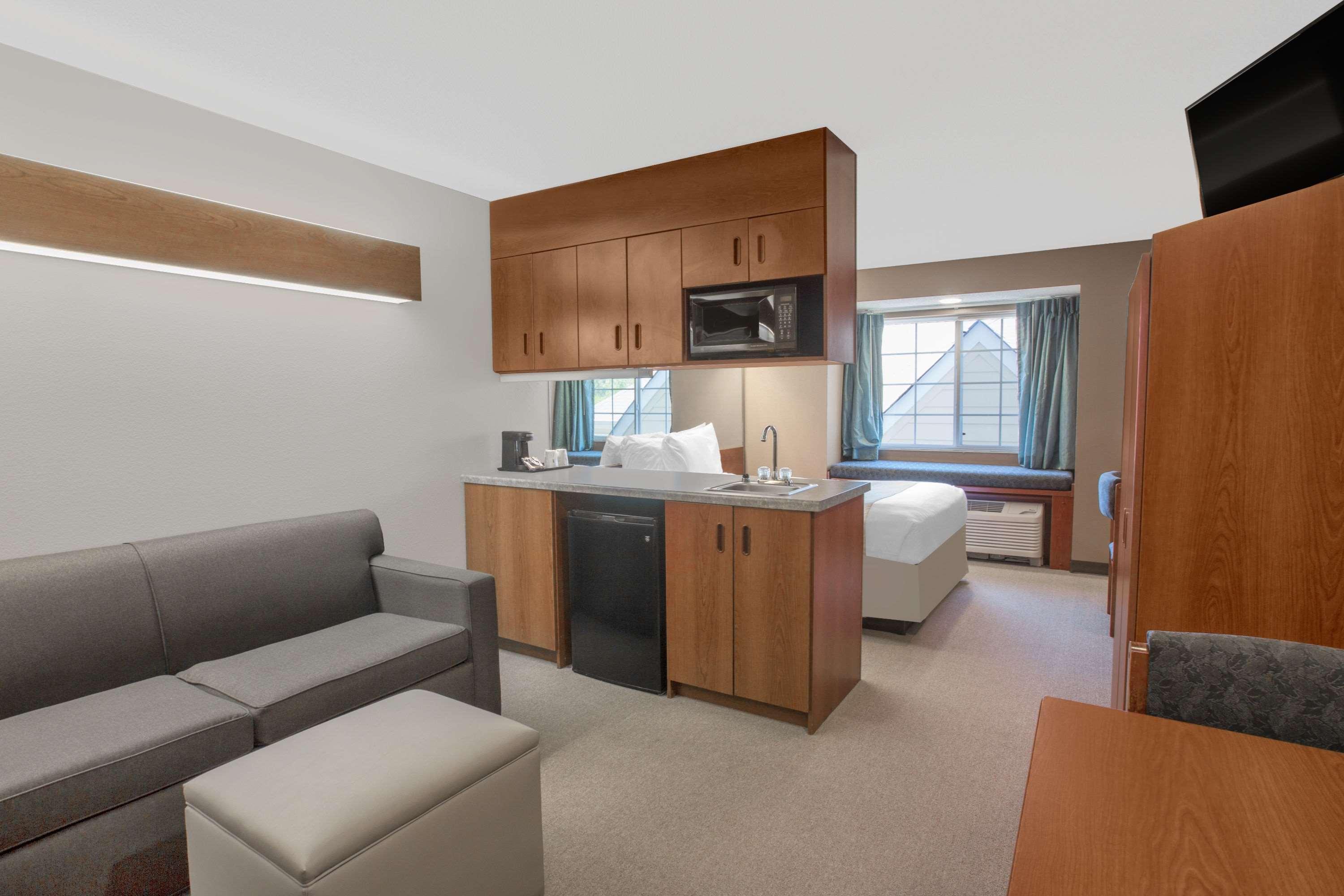 Microtel Inn & Suites By Wyndham Gardendale Ngoại thất bức ảnh