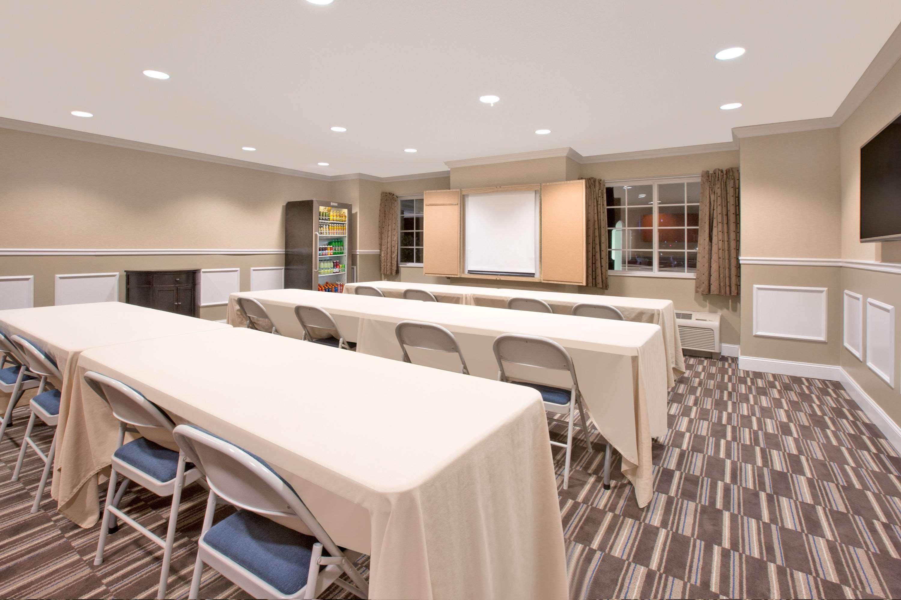 Microtel Inn & Suites By Wyndham Gardendale Ngoại thất bức ảnh
